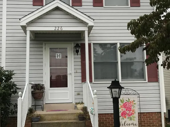 226 7th Ave, Luray, VA 22835