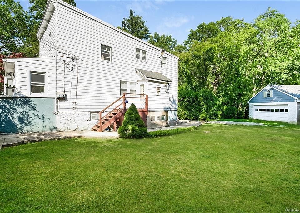 1st image of 233 Valley Pl