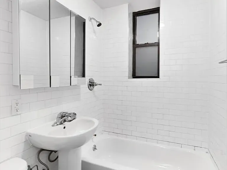 15 W 55th St #7C — Photo 17