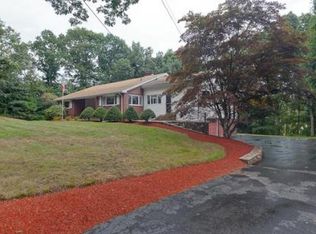 34 Bigelow Rd, Southborough, MA 01772