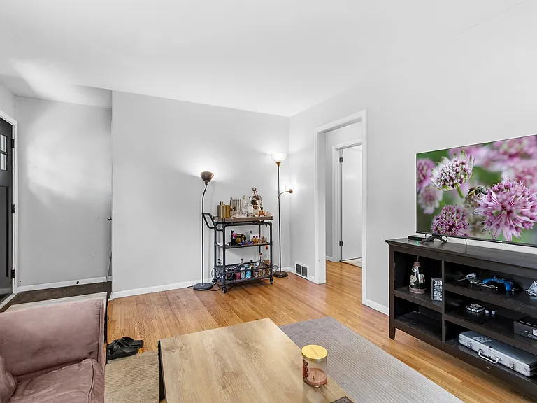 2809 Brunswick Ave S — Photo 11
