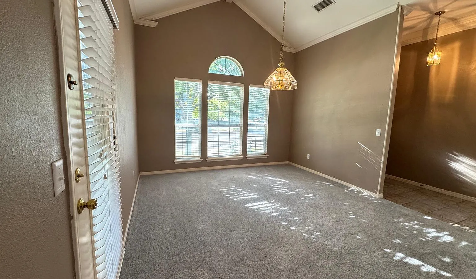 3 bed, 2166 sqft, $3,500 — Photo 3