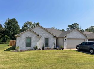 54 Jackson Creek Dr, Jackson, TN 38305