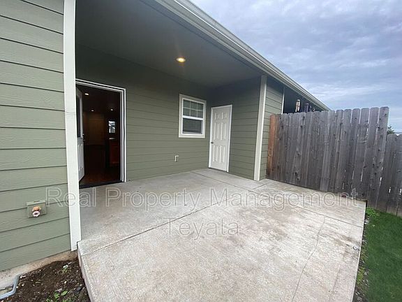 4th image of 2224 Sedge St Unit B