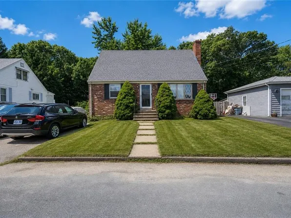 24 Alden St, Johnston, RI 02919
