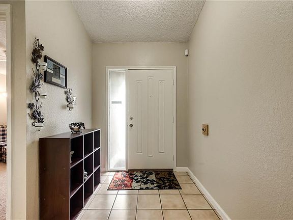 2nd image of 608 Sunrise Ct