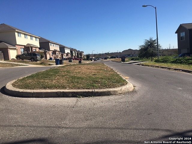 2nd image of 5501 Larkdale Dr