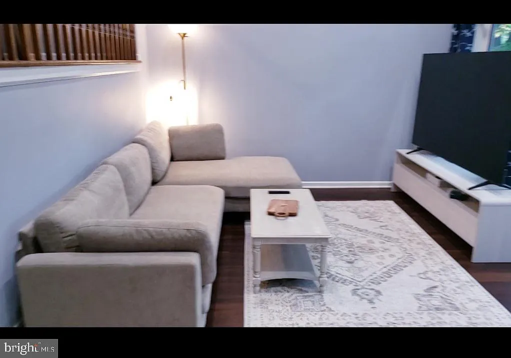 2 bed, 2.5 bath, 1307 sqft, $3,150 — Photo 3