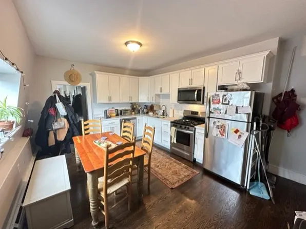 10 Cross St E APT 3, Somerville, MA 02145