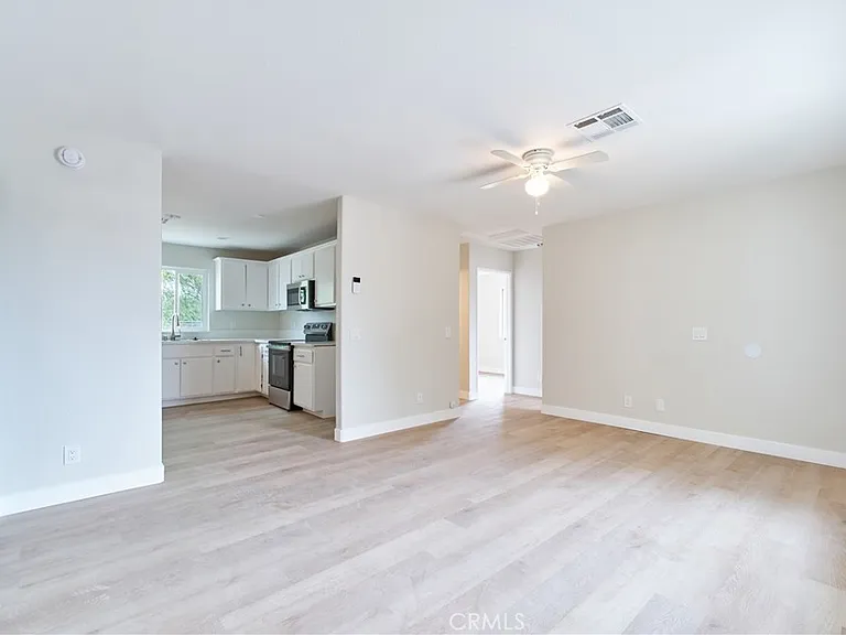 1286 Arctic Ave — Photo 4