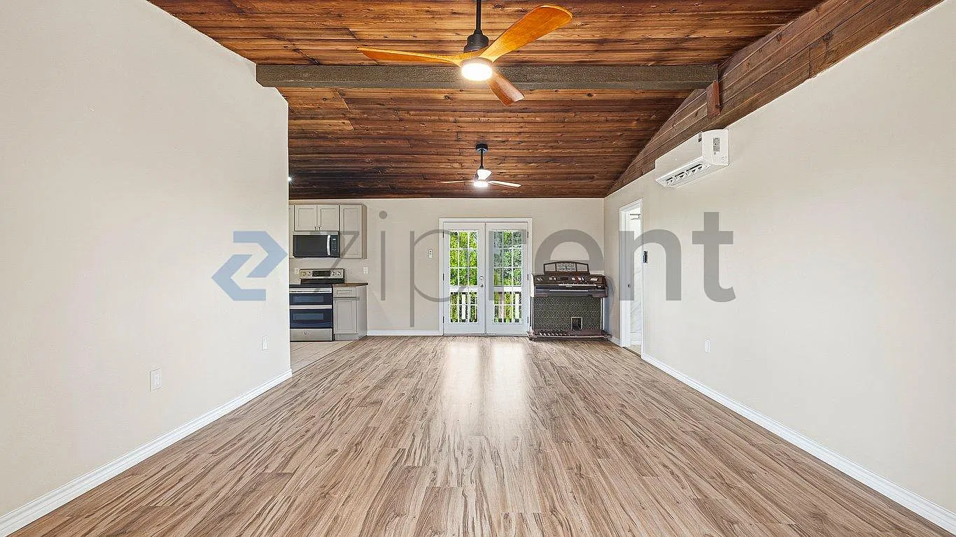 257 W Club Oak Ln — Photo 3