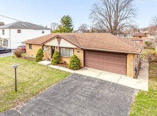 8420 S New England Ave, Burbank, IL 60459