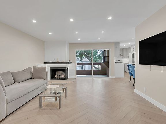 4th image of 2121 Scott Rd Unit 206