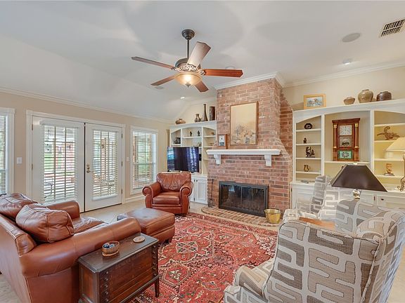 4th image of 3021 Coronado Dr