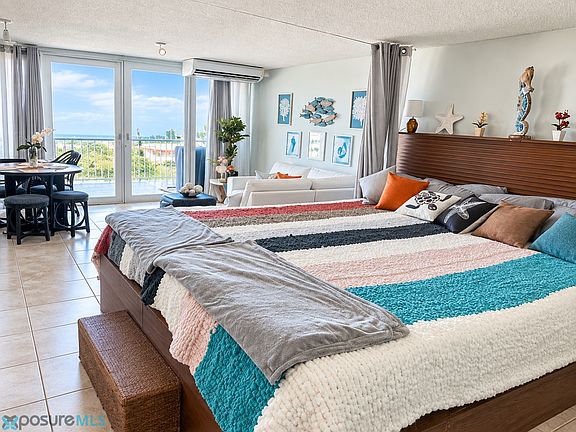 2nd image of 1000 Avenue Acapulco #0