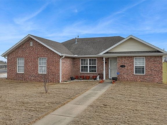 2nd image of 140 Washburn Dr