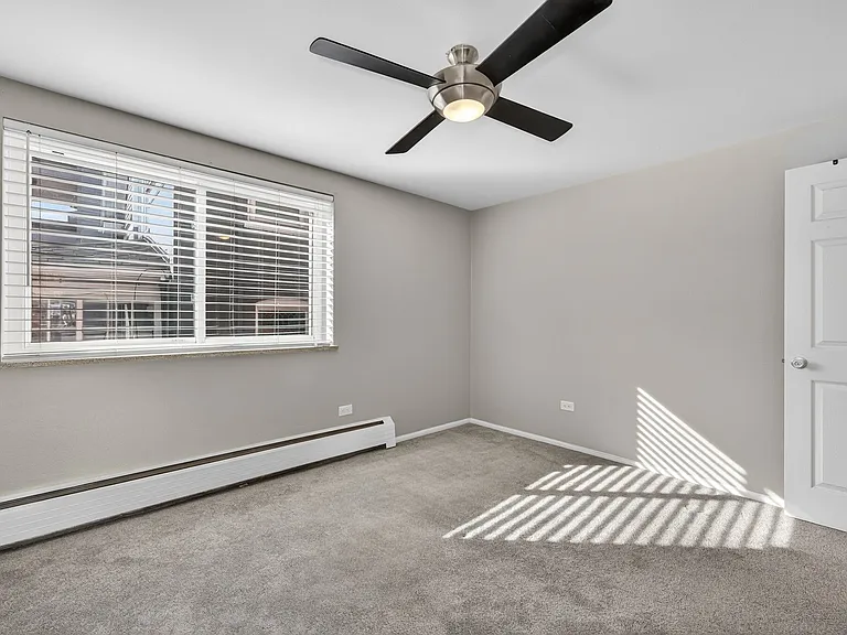 985 N Corona St #202 — Photo 15