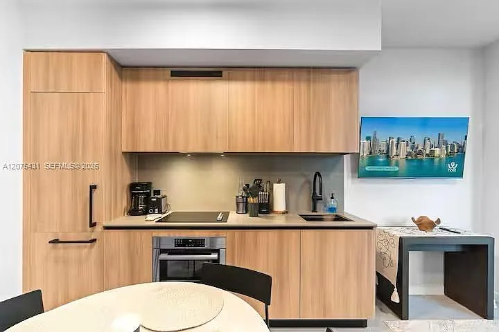 1 bed, 2.0 bath, 544 sqft, $3,700 — Photo 2