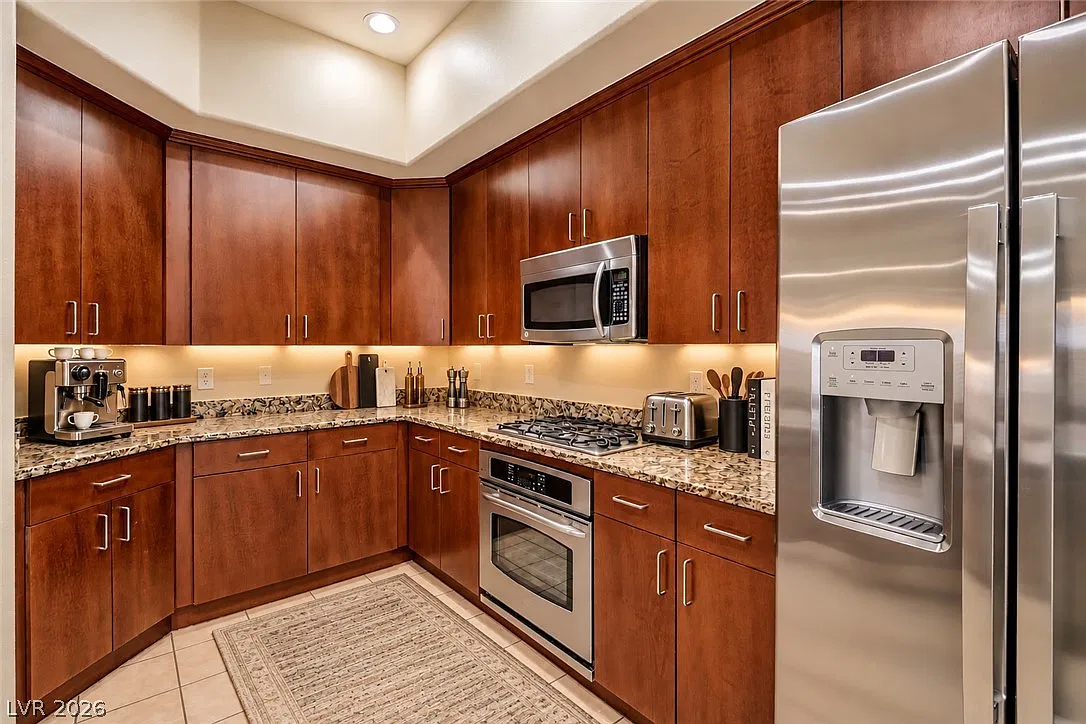 3 bed, 2.0 bath, 1729 sqft, $1,995 — Photo 4