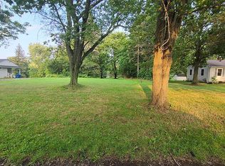 2817 Carillon Dr, Barberton, OH 44203