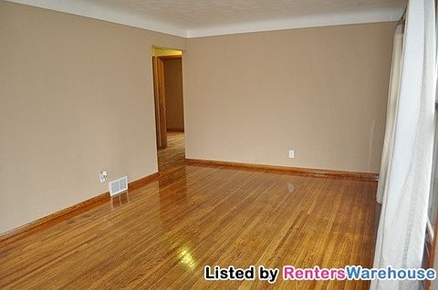 3rd image of 2836 Lexington Ave