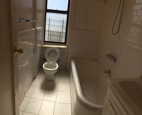 Rented by Smart NY Realty LLC | media 39