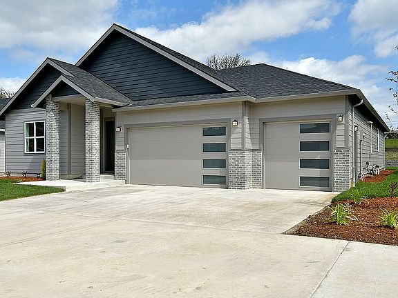 2nd image of 4205 Se 19th Ave