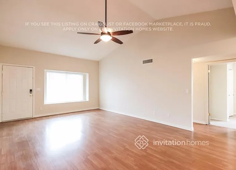 2551 E Diamond Cir — Photo 2