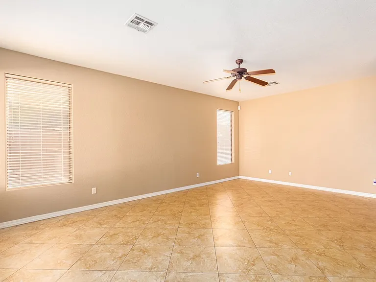 3556 E Hampton Ln — Photo 6