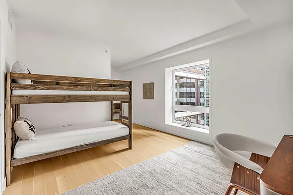 Rented by Sotheby's International Realty | media 14