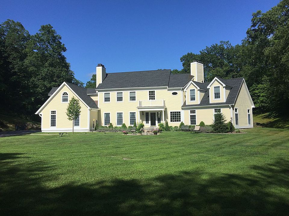 2nd image of 8 Apple Mill Rd
