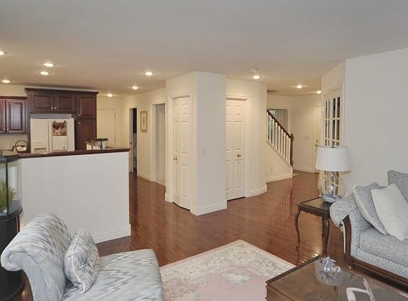 5th image of 9550 Elwood Dr