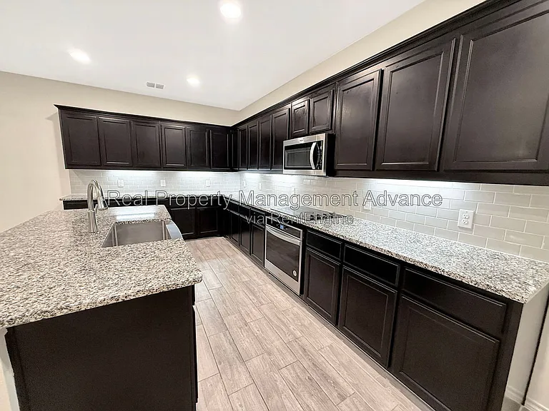 8977 Eaton St — Photo 6