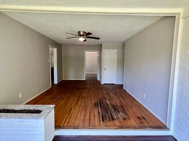 10300 Dudley Dr — Photo 7
