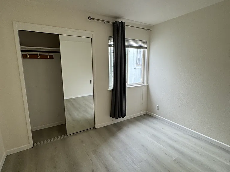 438 12th Ave #5 — Photo 6