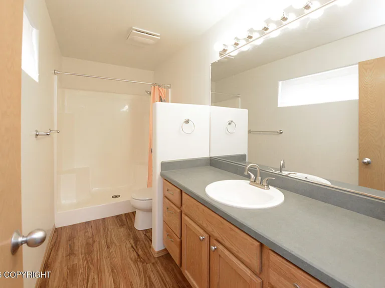 264 Dailey Ave — Photo 16