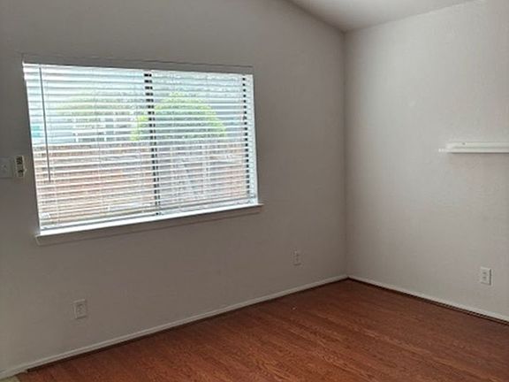 5th image of 5731 Cedar Creek Dr