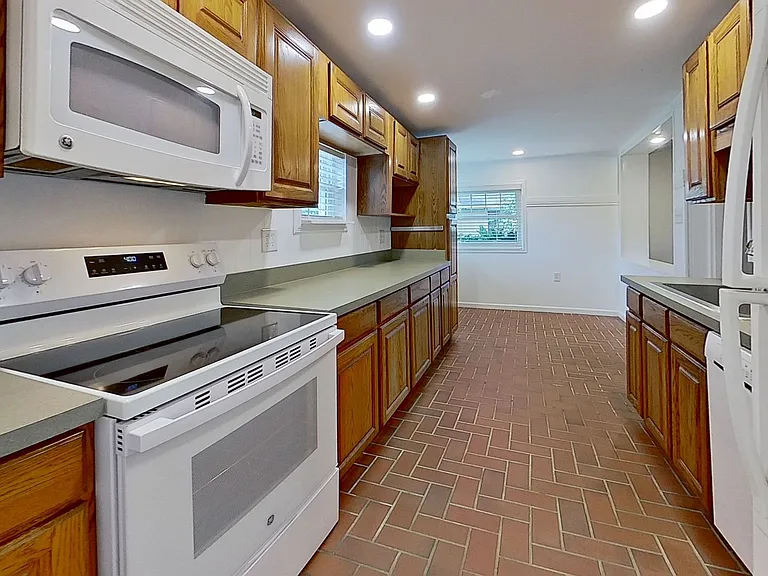 6413 Colgate Rd — Photo 7