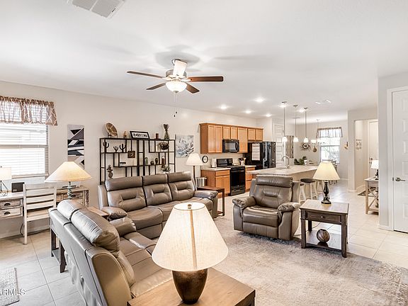 3rd image of 789 W FAIRLANE Court