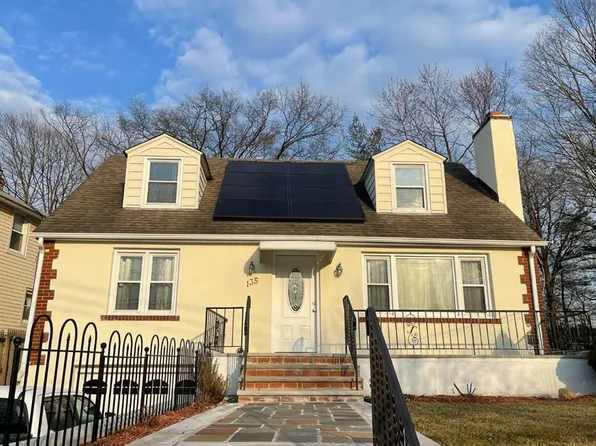 135 Park Ave, Dumont, NJ 07628