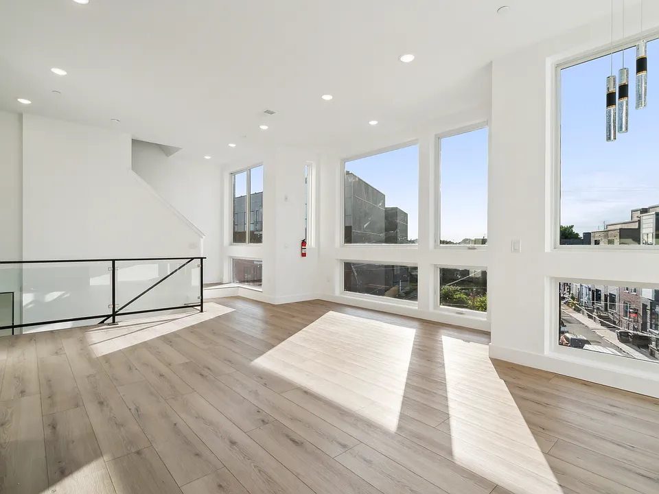 1621 Point Breeze Ave #4