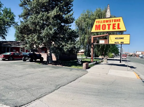 247 Greybull Ave, Greybull, WY 82426