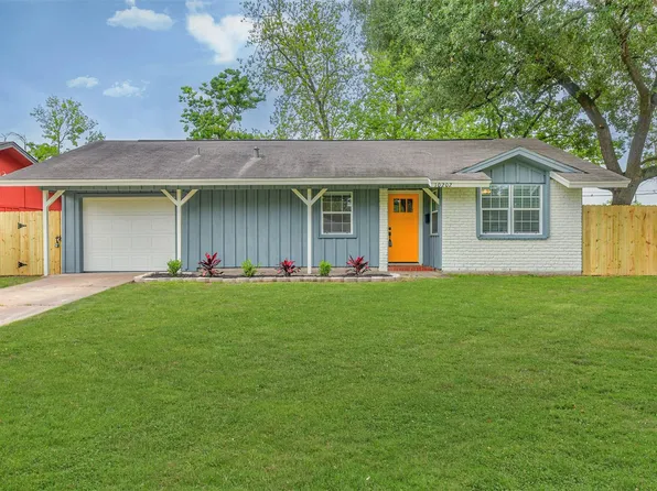 10202 Elmhurst St, Houston, TX 77075