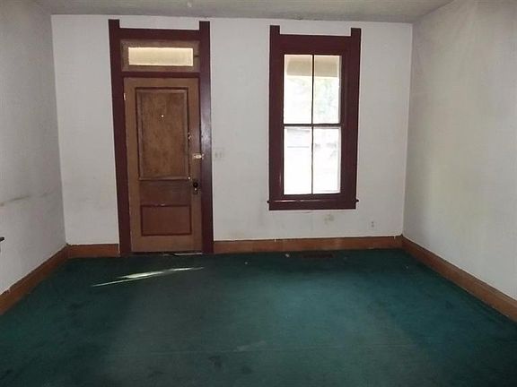 3rd image of 1019 Campbell Ave