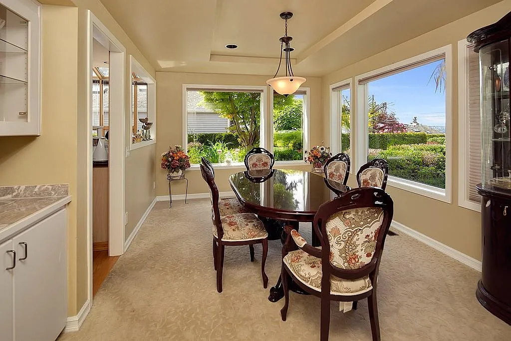 4 bed, 3.5 bath, 3790 sqft, $6,750 — Photo 2