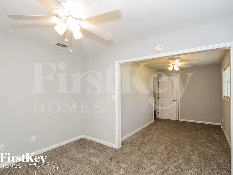 76 Hunters Cir — Photo 9