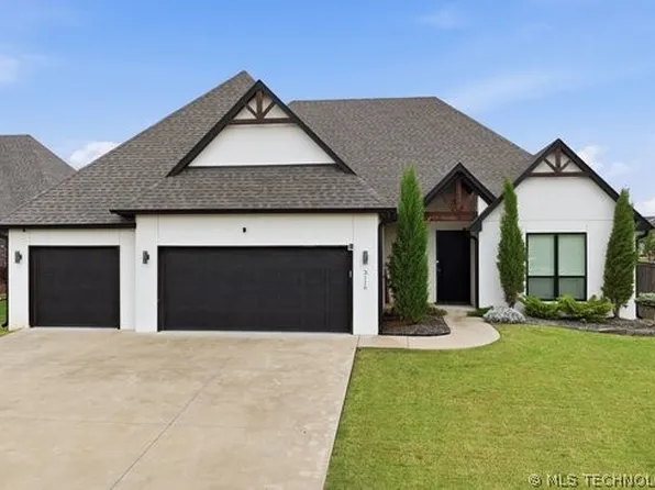 3116 W Van Buren Ct S, Broken Arrow, OK 74011