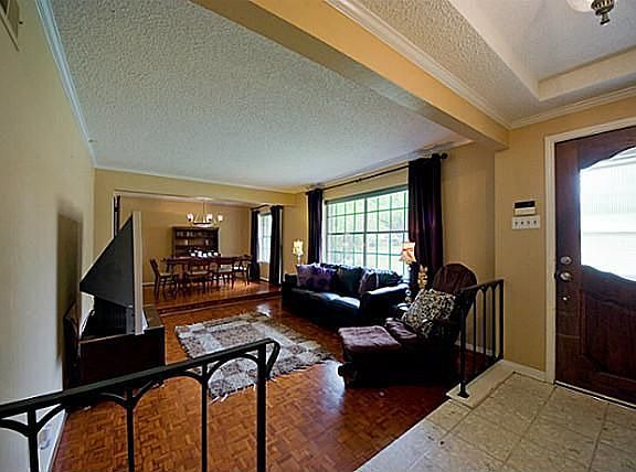 5th image of 8706 Echo Valley Dr
