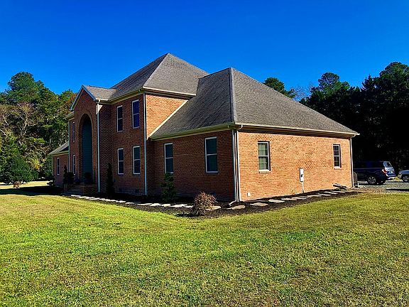 2nd image of 14868 Woodland Dr