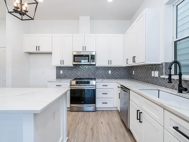 6426 Highland Pine Ln — Photo 11